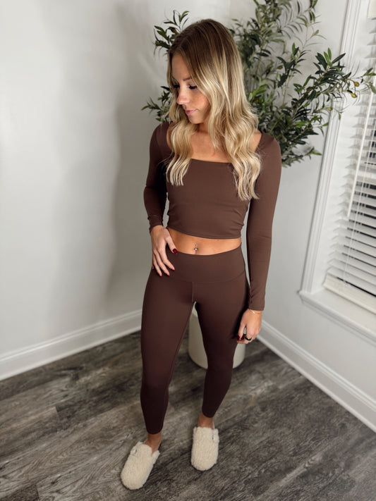 CHOCOLATE SQUARE NECK ATHLETIC TOP