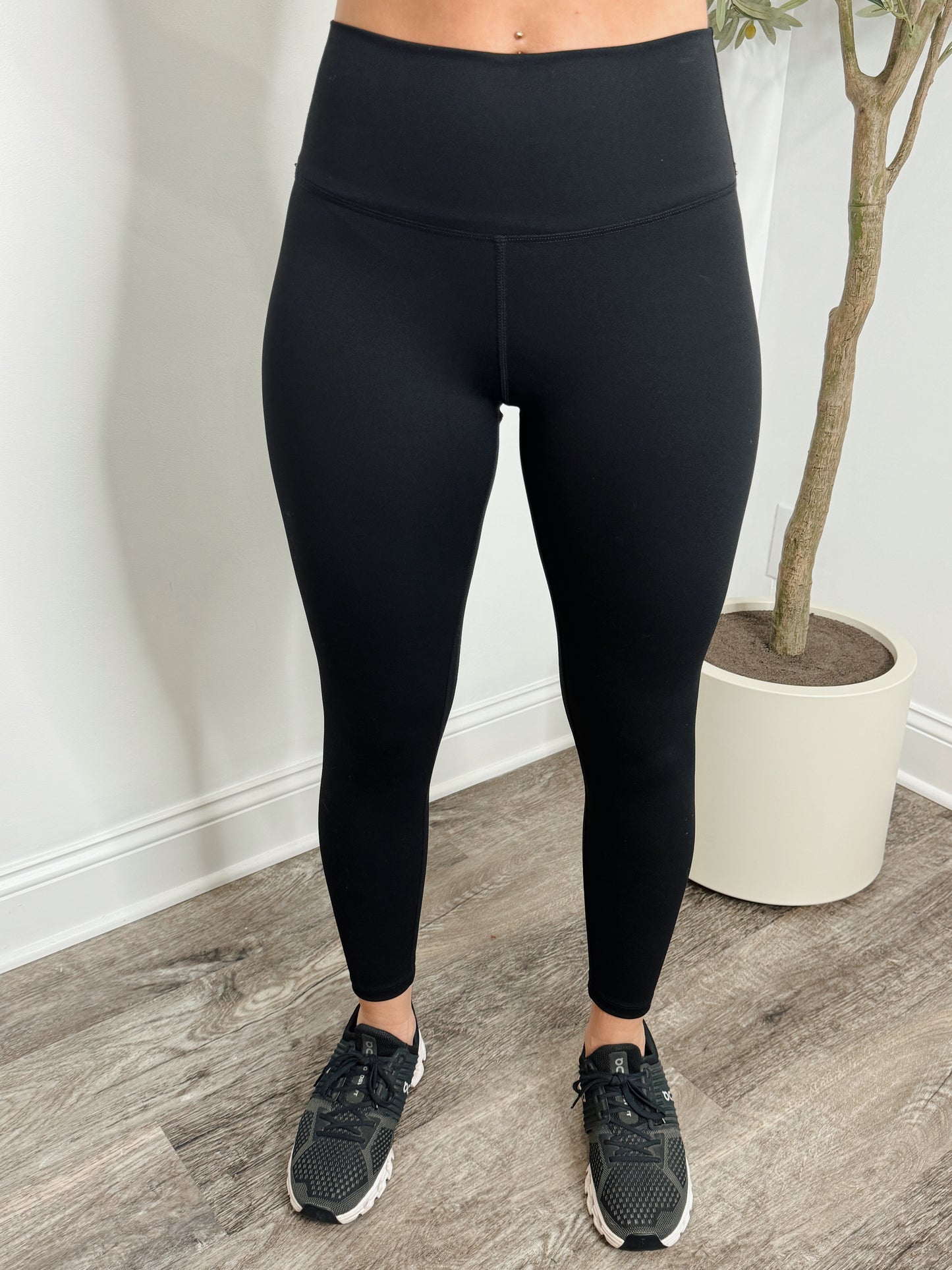 HIGH RISE PERFORMANCE LEGGINGS