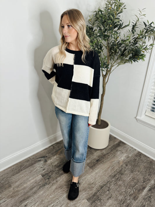 BLACK COLOR BLOCK KNIT SWEATER