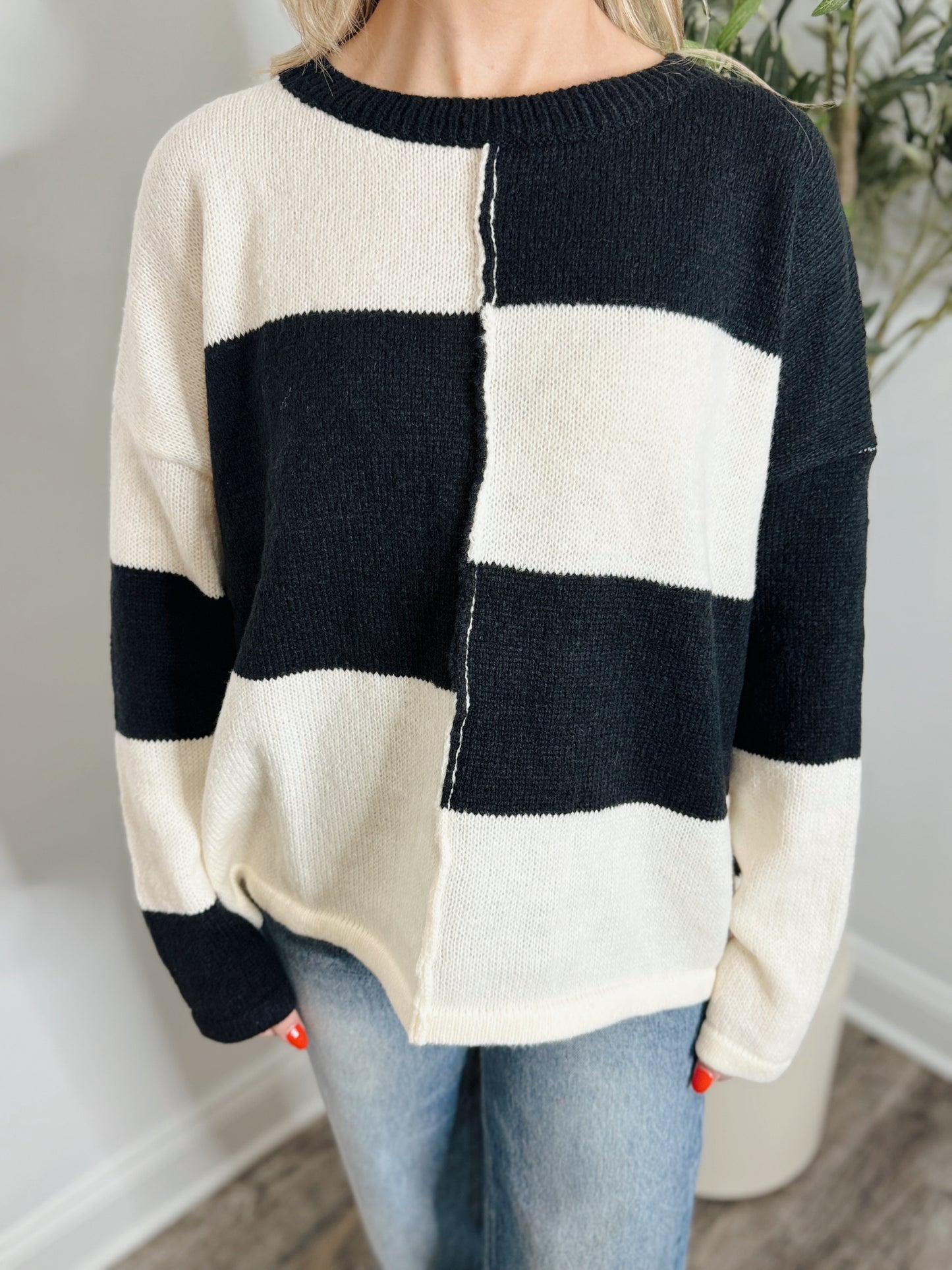 BLACK COLOR BLOCK KNIT SWEATER